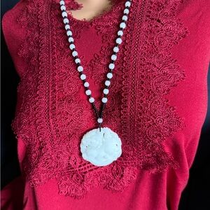 Beautiful white jade carved dragon pendant necklace